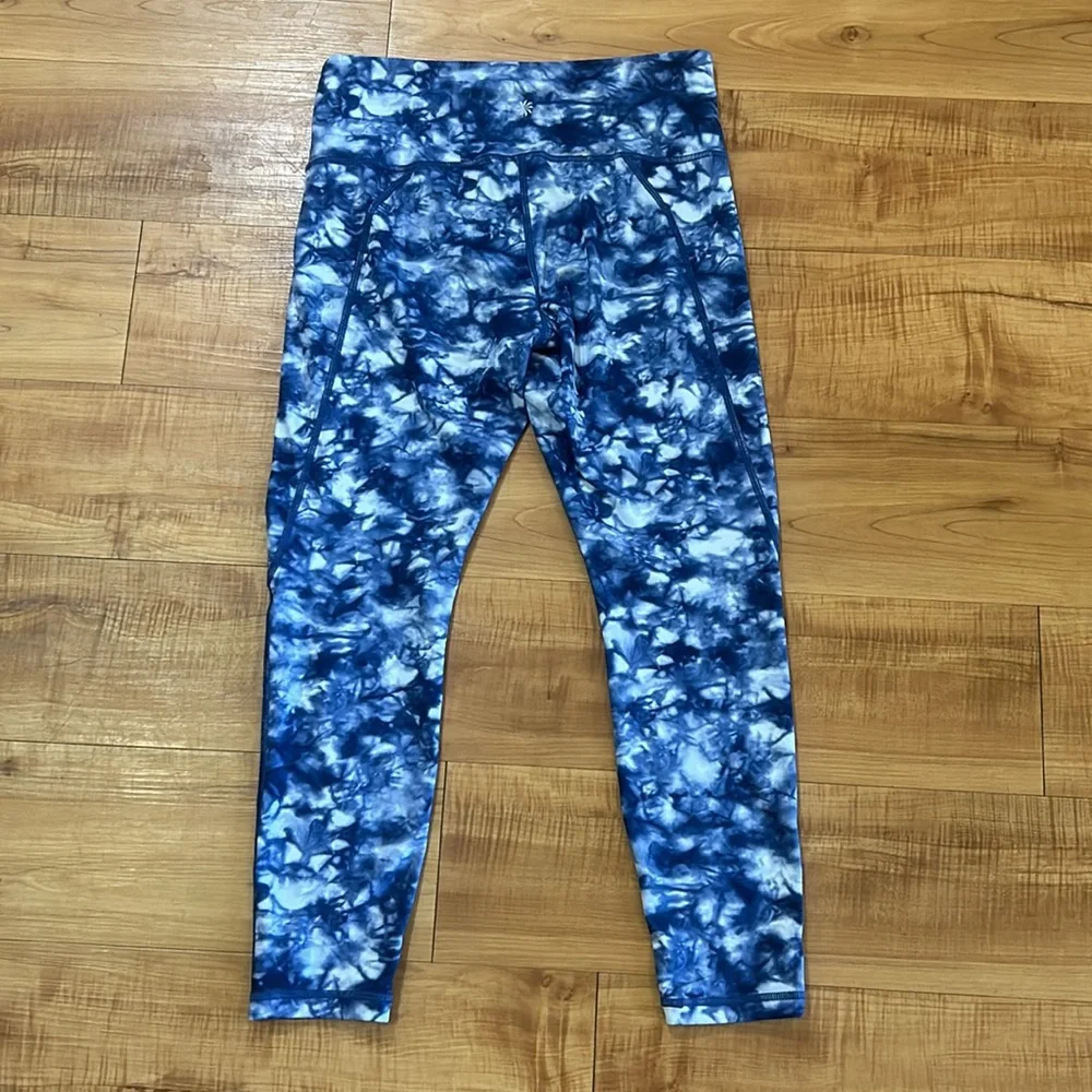 Super Cute women’s ATHLETA TIE DYE SALUTATION 7/8 TIGHT IN POWERVITA size MEDIUM - Picture 7 of 10